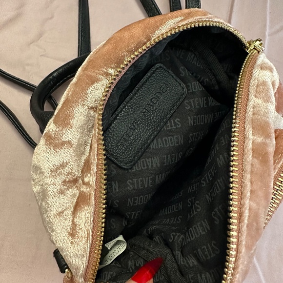 Steve Madden Mini Pink Velvet Backpack - Picture 3 of 3